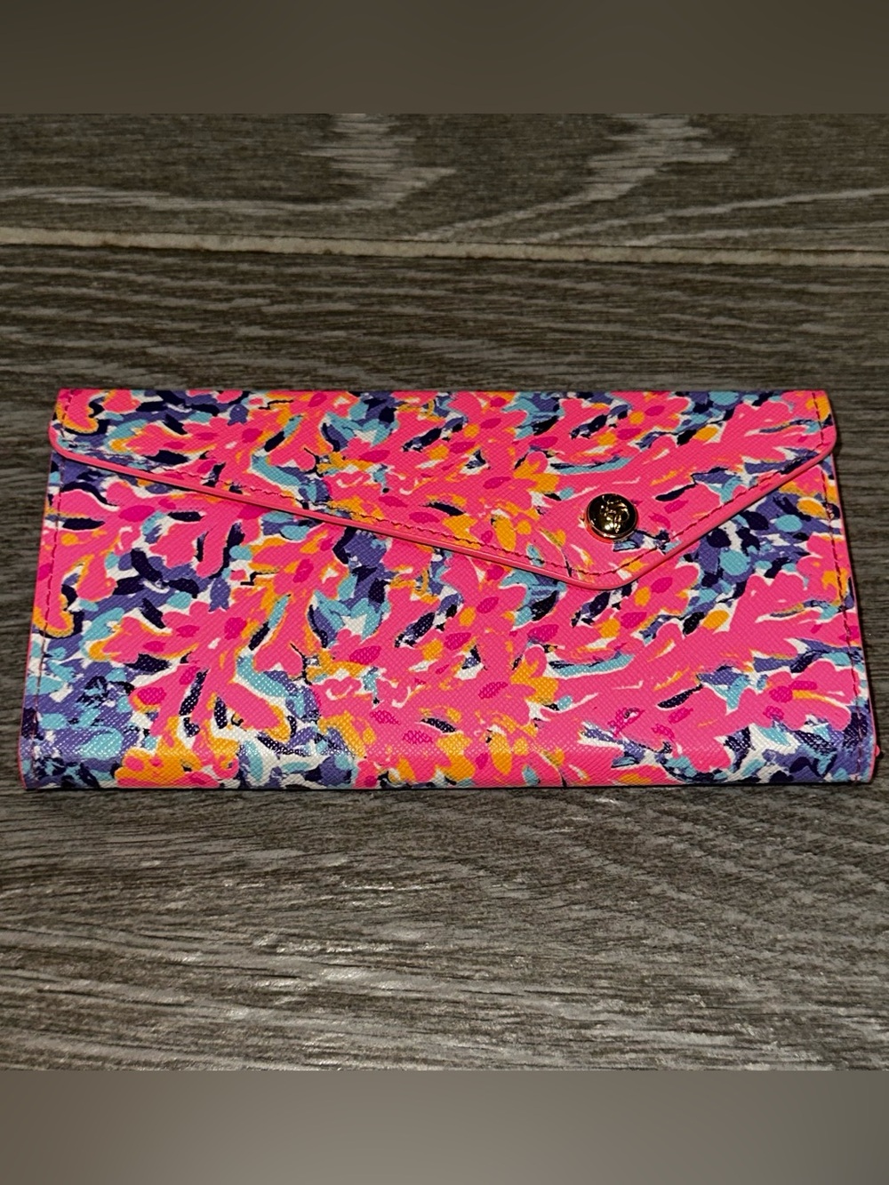 Lilly Pulitzer Its Always Sunny Somewhere Tropical Pink Sunglasses Case Gold